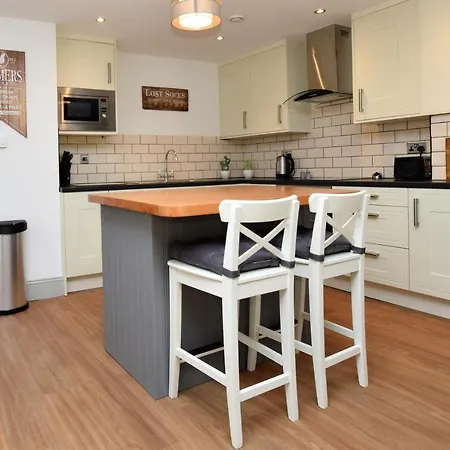 Oakfield Place - Your Apartment *