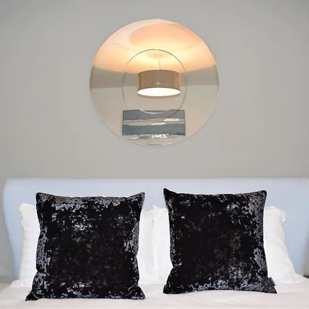 Oakfield Place - Your Lejlighed