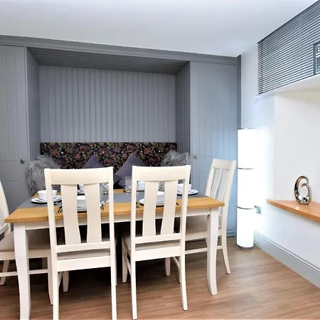 Oakfield Place - Your *